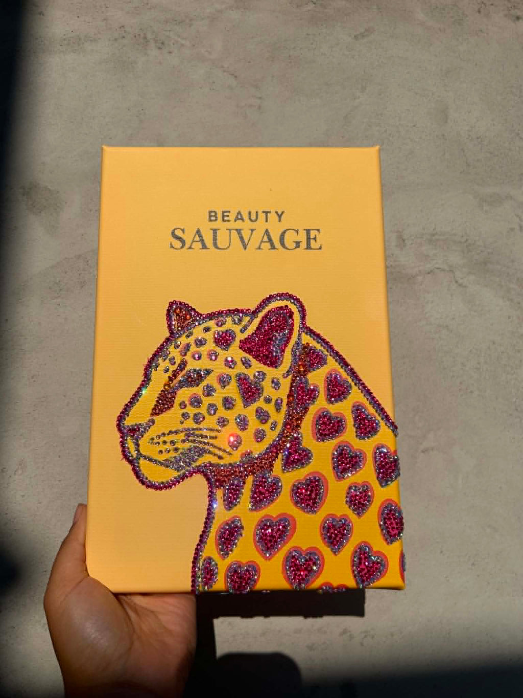 Beauty Sauvage – Toile DIY Strass Léopard